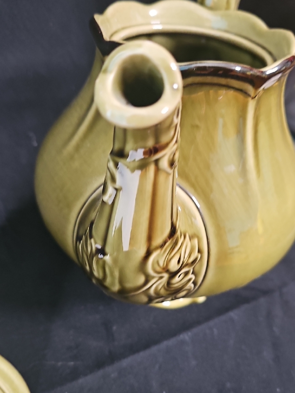 Vintage Metlox Olive Green Ceramic Teapot - Home Art - Picture 6 of 7